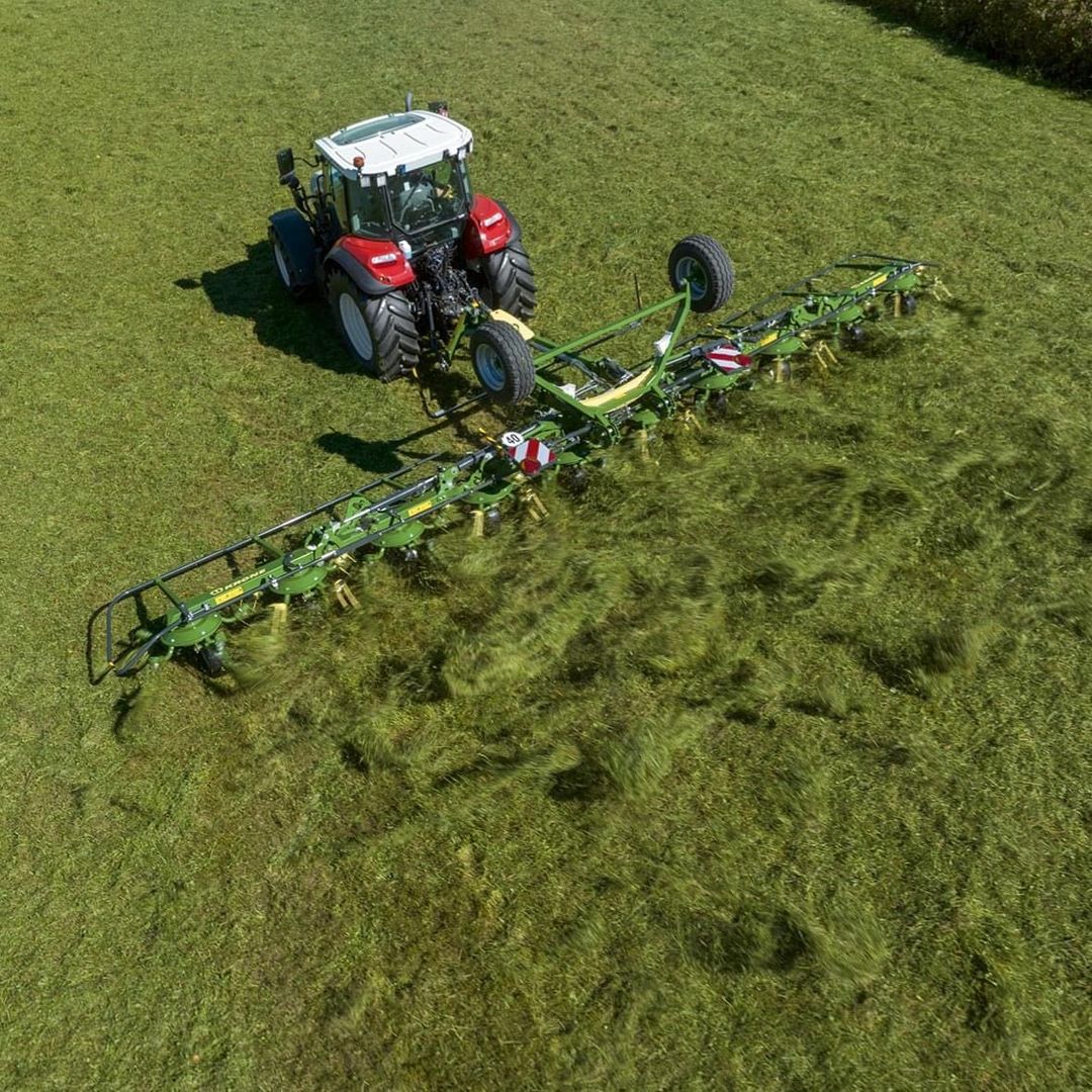 KRONE розширює модельний ряд ворушилок Vendro