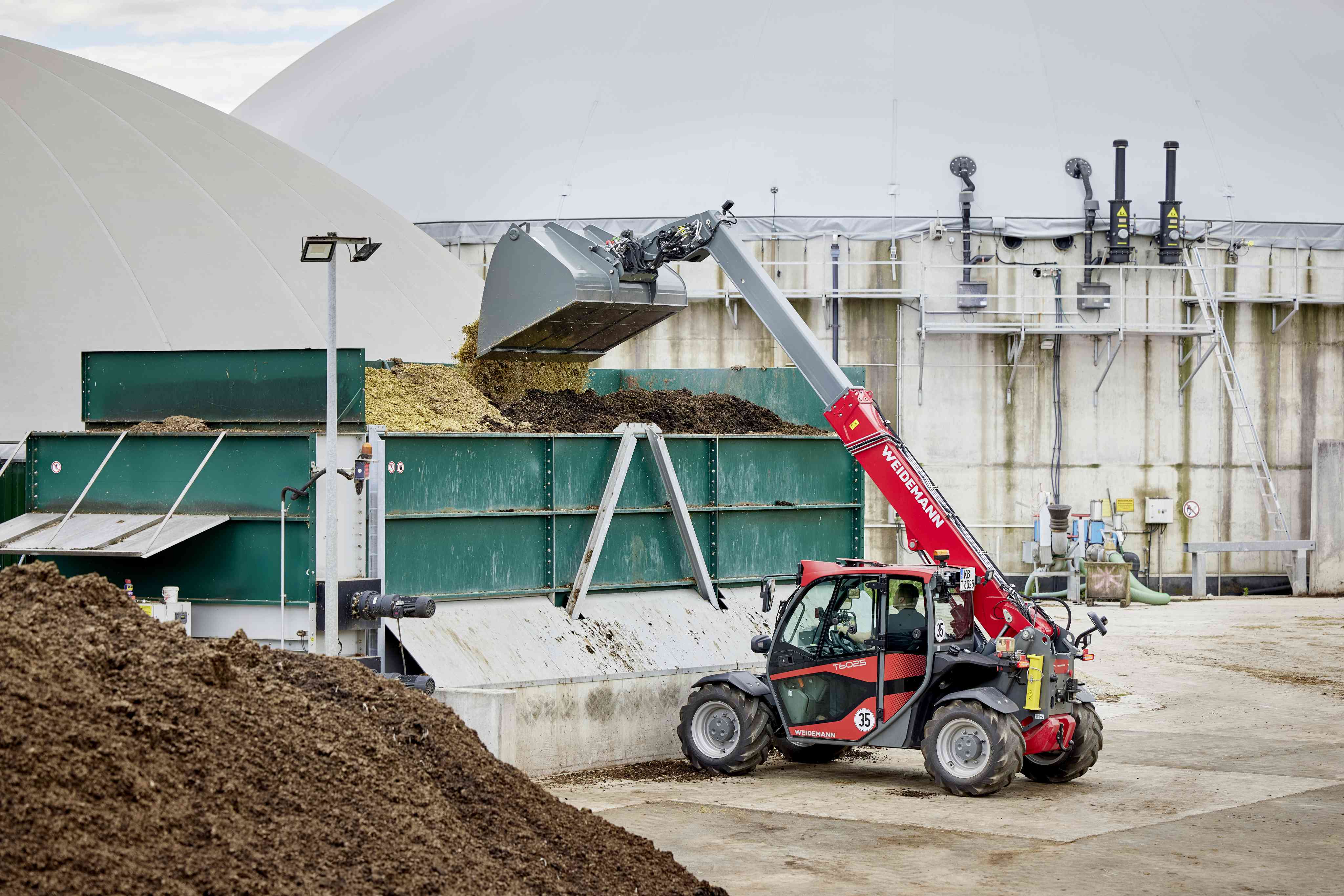 НОВИНКА T6025 Weidemann – телескопічний навантажувач у класі 6 м.